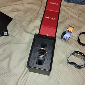 Nixon Small Time Teller